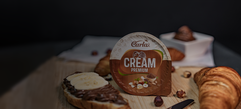 Nabídka čokoládových výrobků a čokoládových polotovarů z čokoládovny Carla je široká a nabízí kromě tabulkových čokolád a pralinek také čokoládové pecky, polevu, kakaovou pomazánku, čokoládový fondán a další čokoládové výrobky a polotovary.