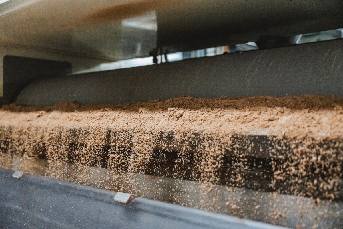 V&yacute;roba čokol&aacute;dy v peck&aacute;ch v čokol&aacute;dovně Carla určen&eacute; pro cukr&aacute;ře, pekaře a gastro provozy v profesion&aacute;ln&iacute;ch balen&iacute;ch.